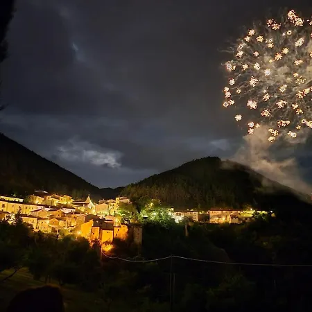 Casa Pie' Di Monte Refuge * Bisegna